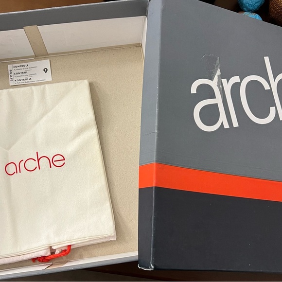 Arche sheep skin boots, size 8 (US), France size (39) - Picture 11 of 12